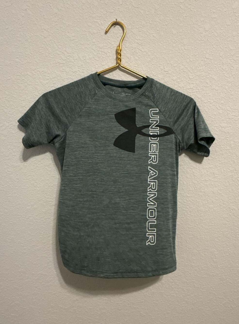 Under Armour Boys Tech Split Logo Short Sleeve T-Shirt Gray X-Small